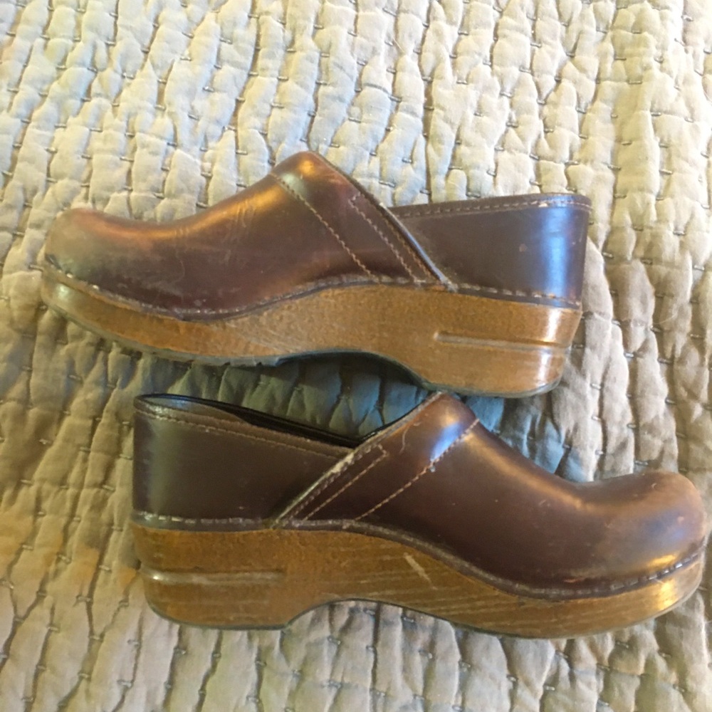 Dansko Brown Clog With Wood Grain Base. Size 39 - image 1